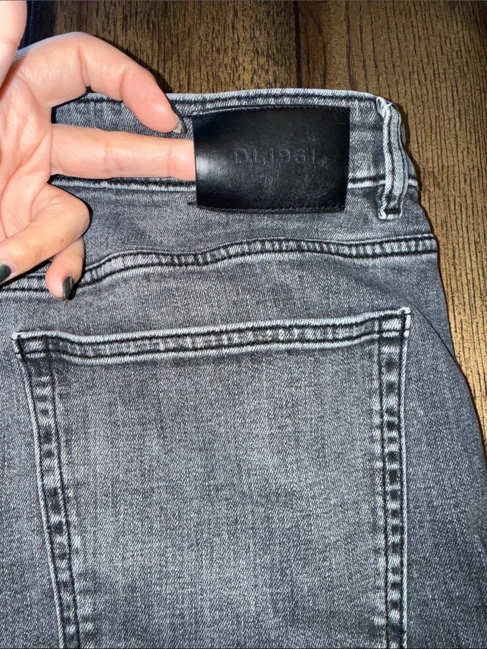 DL1961 relaxed fit